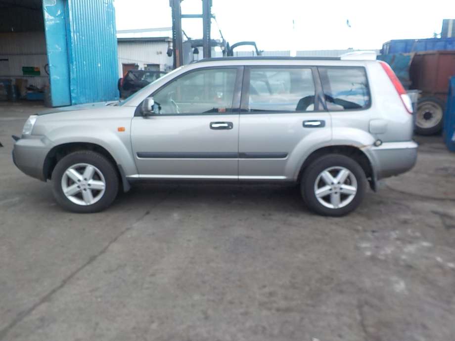 Nissan X-Trail 2002-2007 (T30) (T30), Motorkode: QR20DE, Girkassekode:
