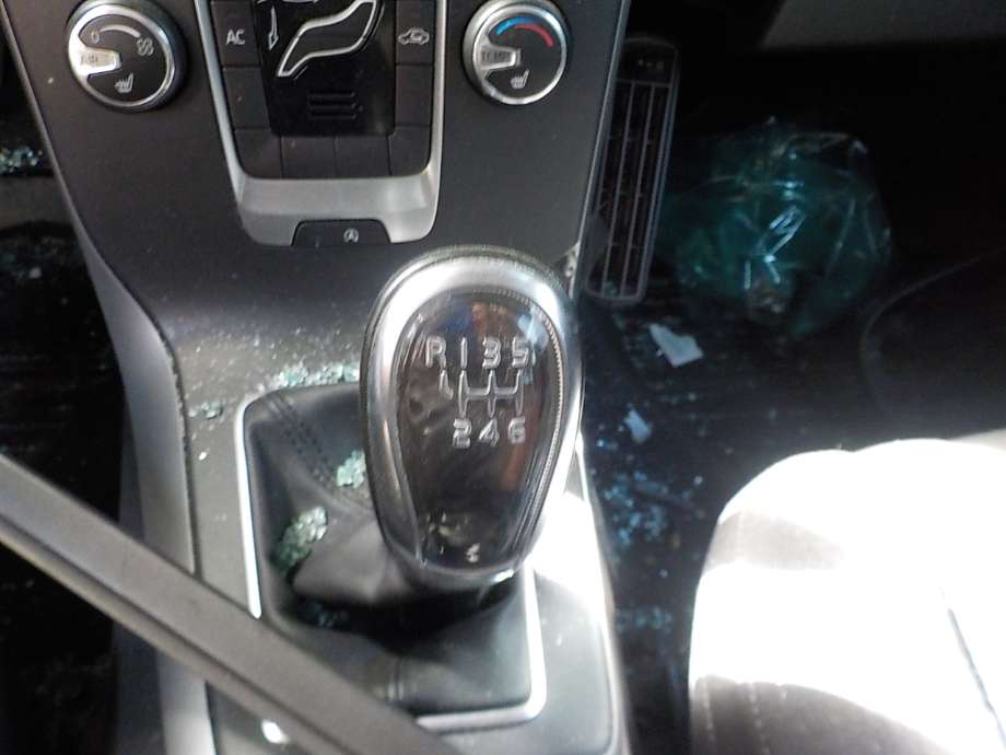 Volvo V40 2012-2019 , Motorkode: D4162T, Girkassekode: 36011557