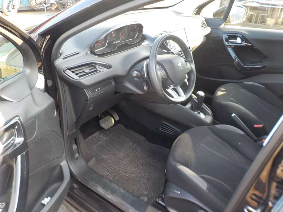 Peugeot 208 2012-2019 (Type I) , Motorkode: HMZ, Girkassekode: 