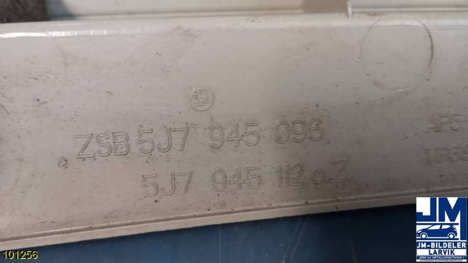 Baklykt høyre til Škoda Roomster 2010-2015 (Fase 2)  (SKODA||5J7 945 096)