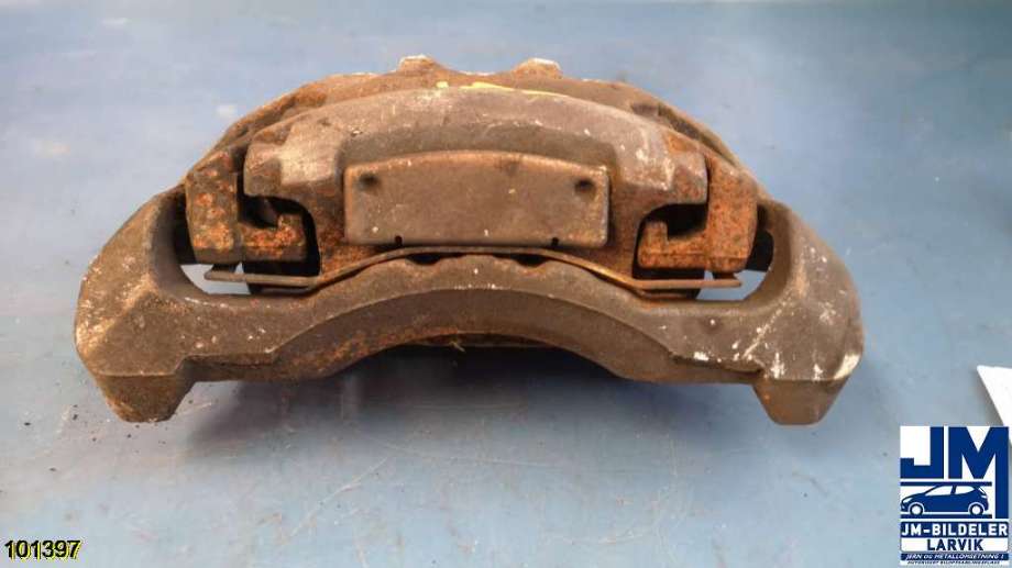 Bremsecaliper venstre foran til Volvo XC70 2008-2013 (Type II, Fase 1)  (VOLVO|8603753|)