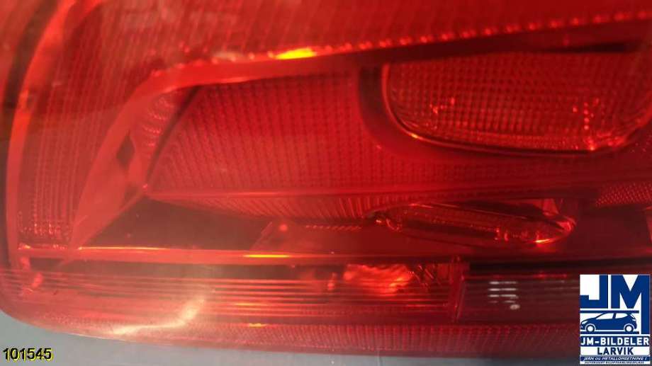 Baklykt venstre indre til VW Touran 2010-2015 (Type I, Fase 3)  (VOLKSWAGEN|1T0945093|)