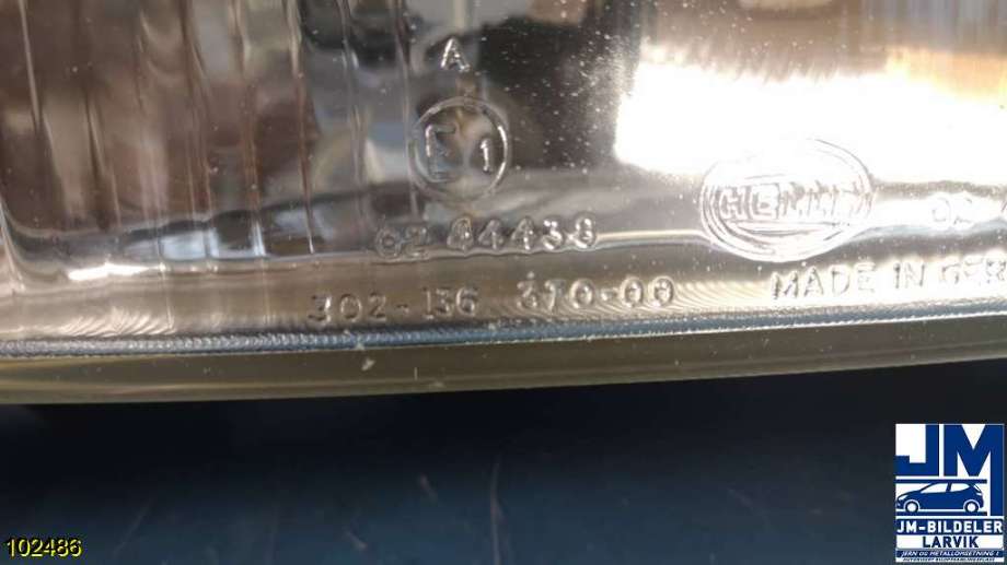 Frontlykt høyre halogen til VW Transporter / Caravelle 1990-2003 (T4) (T4) (VOLKSWAGEN|)