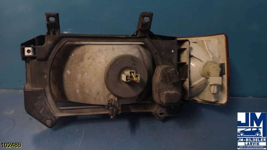 Frontlykt høyre halogen til VW Transporter / Caravelle 1990-2003 (T4) (T4) (VOLKSWAGEN|)