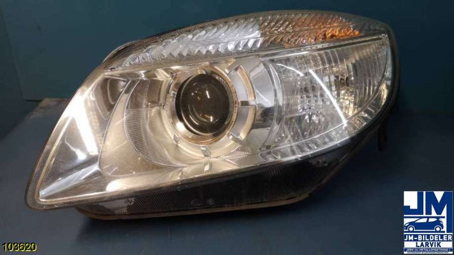 Frontlykt venstre halogen til Škoda Fabia 2010-2014 (Type II, Fase 2) (SKODA|5J1 941 017A|)