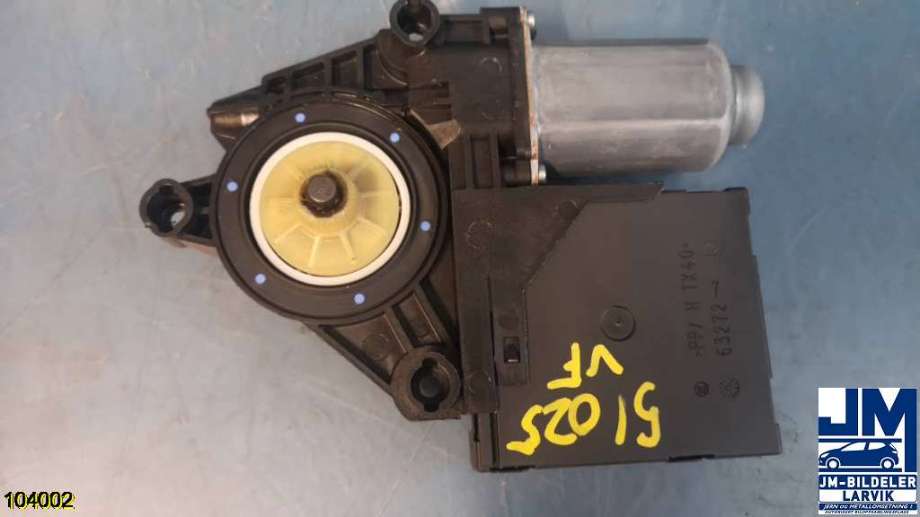 Ruteheis venstre til VW Touran 2010-2015 (Type I, Fase 3)  (VOLKSWAGEN|1T0959701AE||5K0 959793B)