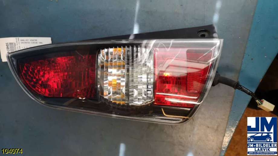 Baklykt venstre til Daihatsu Sirion, 2006-2009 (Type II)  (DAIHATSU|)