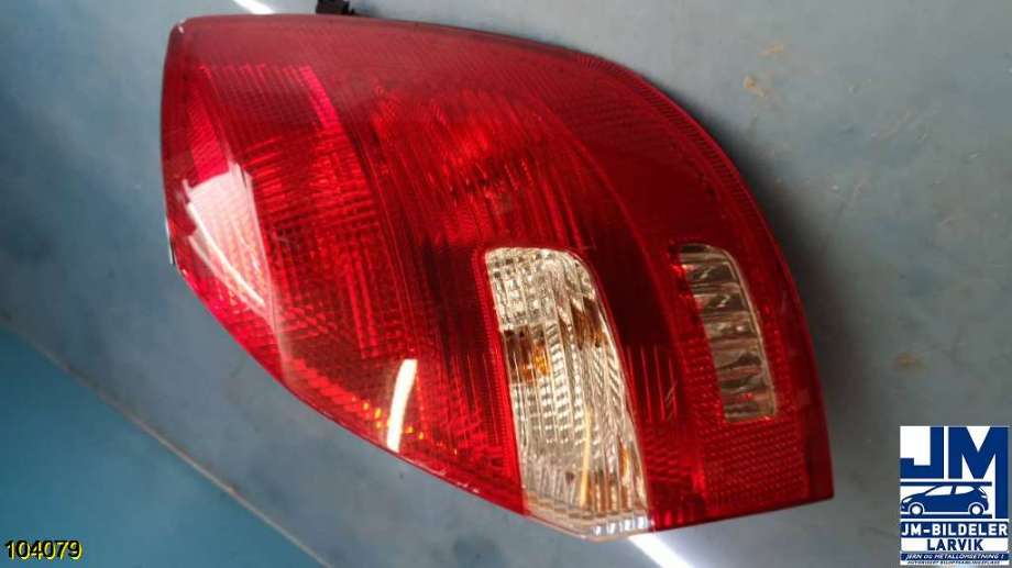 Baklykt høyre til Škoda Fabia 2010-2014 (Type II, Fase 2) (SKODA|5J6945112|)