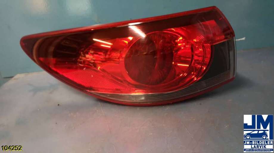 Baklykt venstre til Mazda 6 2013-2015 (Type III, Fase 1) (MAZDA|GHK1-51-160A|)