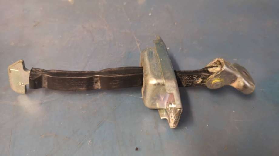 Dørstopper til Toyota Yaris 2012-2014 (Type III, Fase 1)  (TOYOTA|6863052120|)