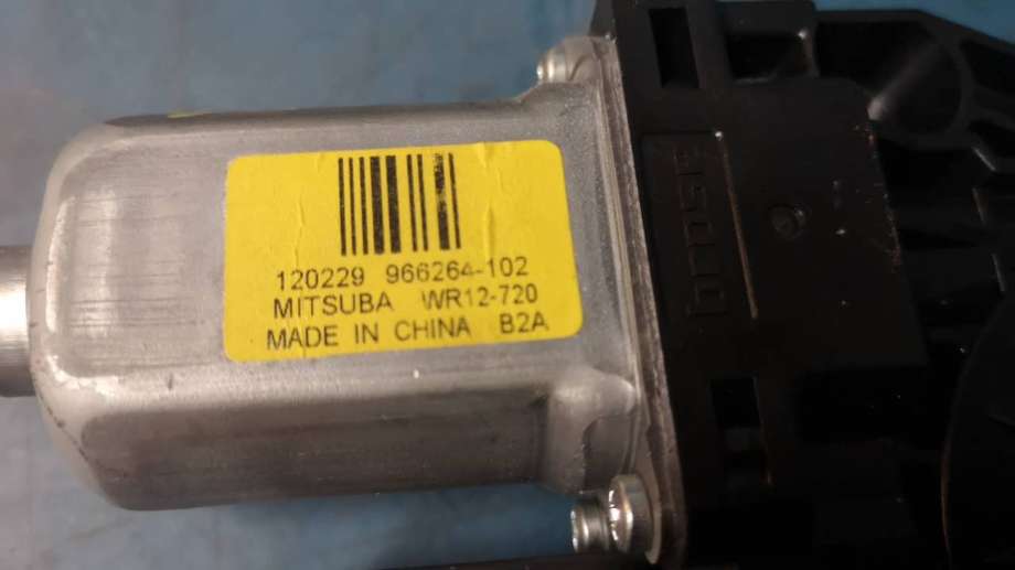 Ruteheis høyre til Volvo XC60 2008-2013 (Type I, Fase 1)  (VOLVO||966264-102)