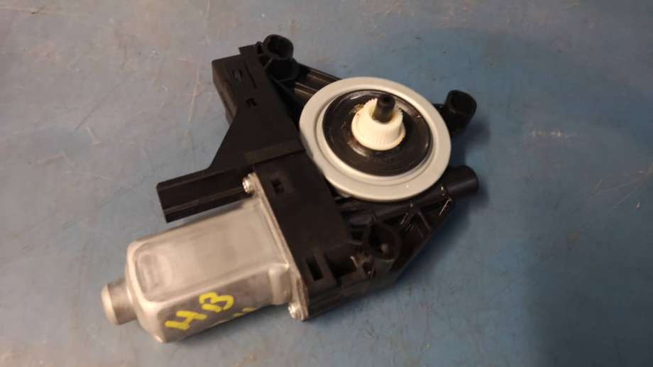 Ruteheis høyre til Volvo XC60 2008-2013 (Type I, Fase 1)  (VOLVO||966264-102)