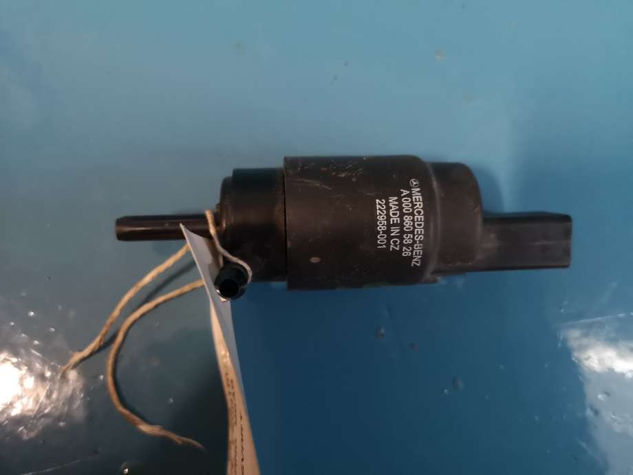 Spylerpumpe foran til Mercedes Vito/Viano 2004-2010 (Fase 1) (W639) (W639) (MERCEDES|A 000 860 58 26|)