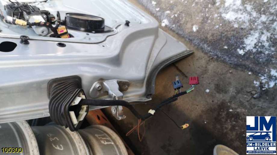 Dør høyre 2dørs til VW Transporter / Caravelle 2009-2015 (Fase 2) (T5) (T5) (VOLKSWAGEN||7LA 831 056 B)
