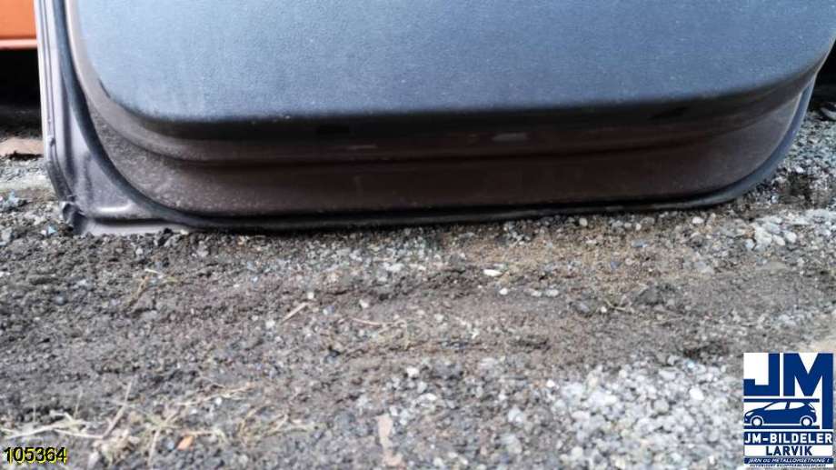 Dør høyre bak til VW Touran 2010-2015 (Type I, Fase 3)  (VOLKSWAGEN|1T0 833 056 S|)