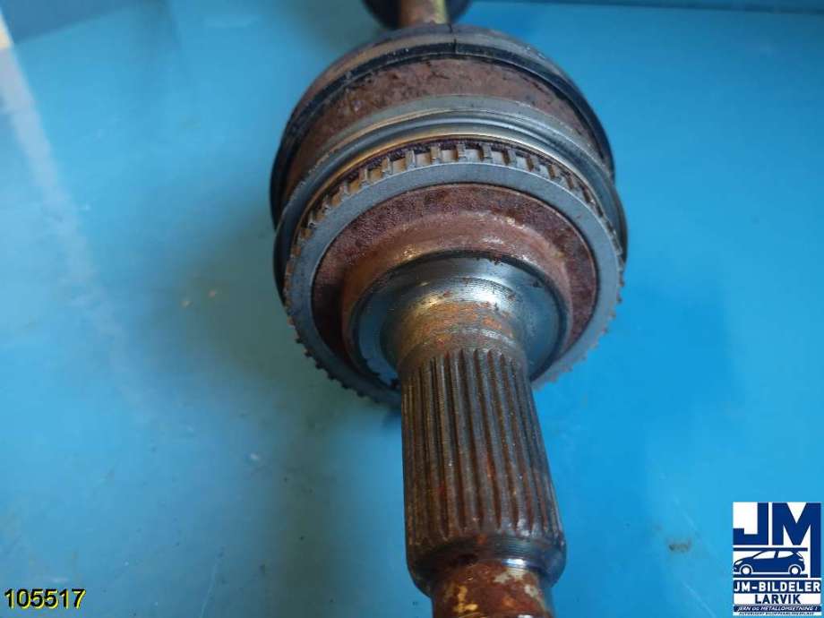 Drivaksel venstre bak til Toyota Hiace 2001-2006 (Fase 2)  (TOYOTA|4234026011|)