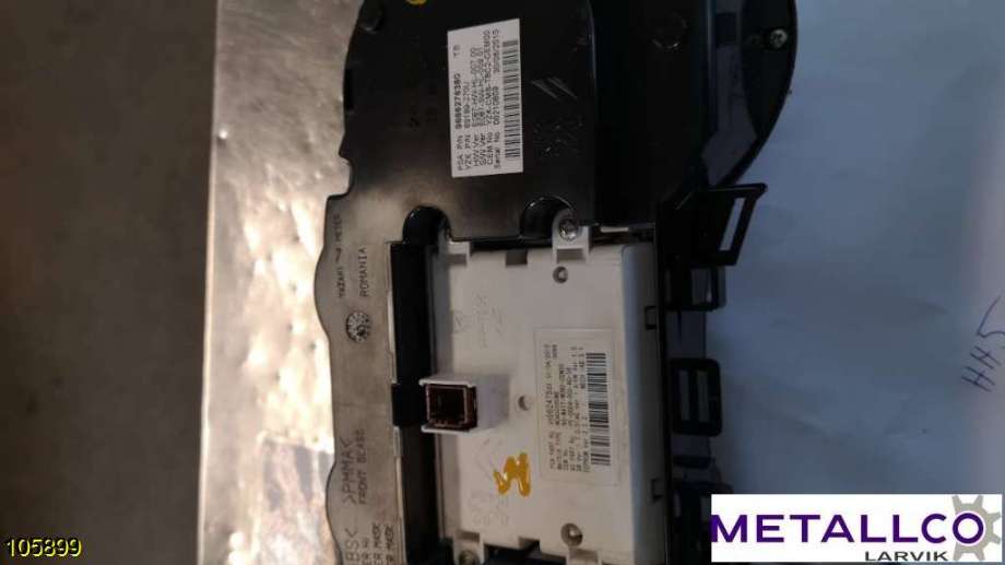 Frontlykt høyre halogen til Ford C-Max 2010-2015 (Type II, Fase 1) (FORD|1787127||AM51-13W-029-AF)
