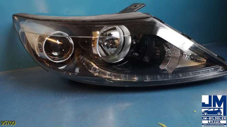 Frontlykt høyre xenon til Kia Sportage 2010-2016 (Type III)  (KIA|92102 3U111|)