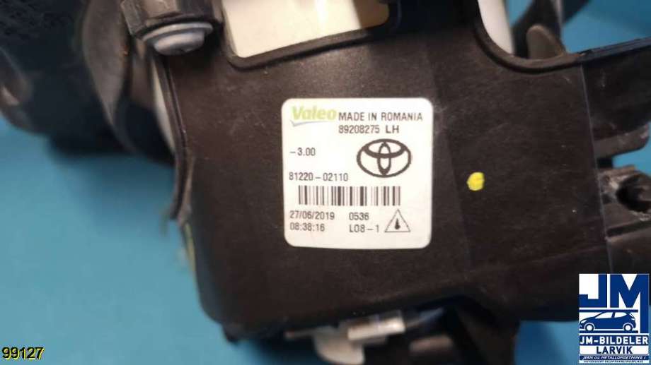 Tåkelykt venstre foran til Toyota C-HR 2016-->>  (TOYOTA|89208275|8122002110)
