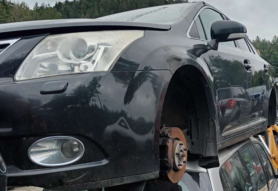 Toyota Avensis 2009-2015 (Type III, Fase 1) , Motorkode: 1AD-FTV, Girkassekode: