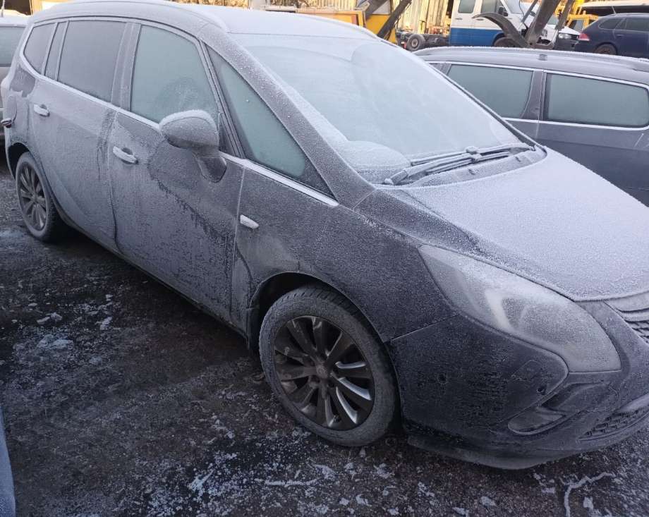Opel Zafira Tourer 2012-2018 delebil , Motorkode: A20DT, Girkassekode: