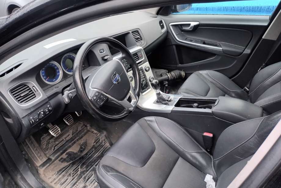 Volvo S60 2010-2014 (Type II, Fase 1) delebil , Motorkode: D4162T, Girkassekode: