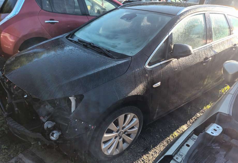 Opel Astra J 2010-2015 delebil , Motorkode: A17DTR, Girkassekode: