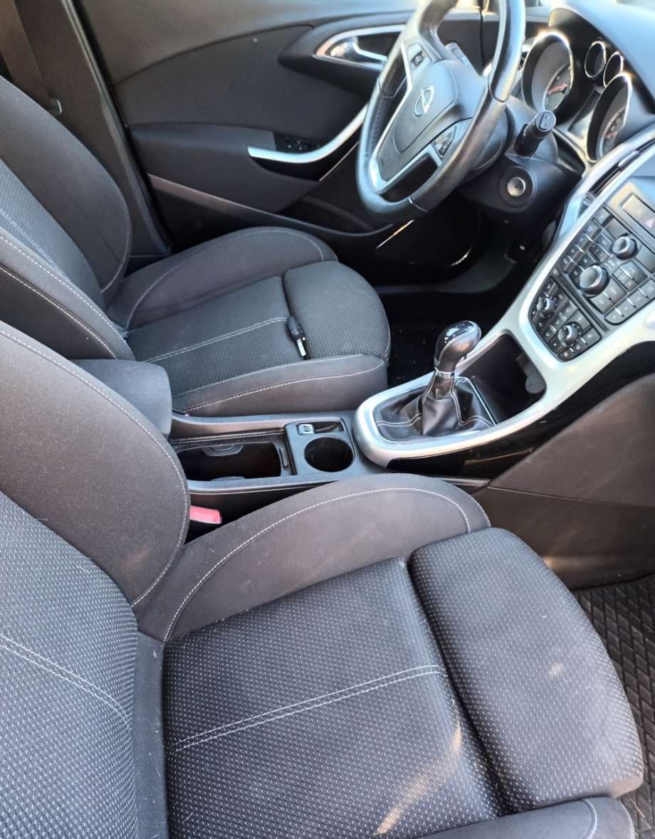 Opel Astra J 2010-2015 delebil , Motorkode: A17DTR, Girkassekode: