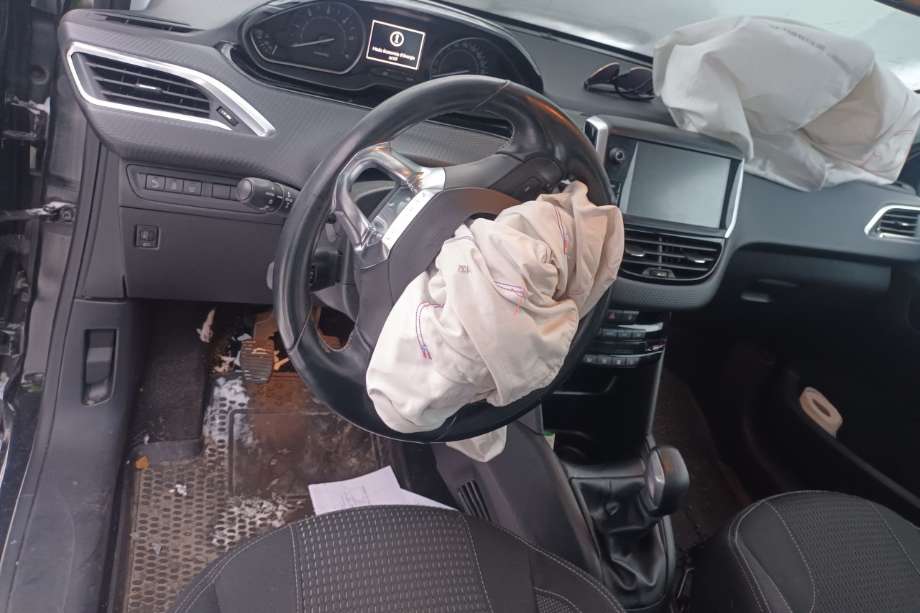Peugeot 208 2012-2019 (Type I) delebil , Motorkode: BH02, Girkassekode: 