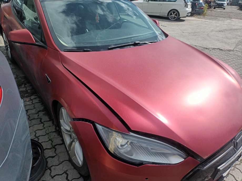 Tesla Model S 2013-2016 (Fase 1) delebil , Motorkode: L1S, Girkassekode: 