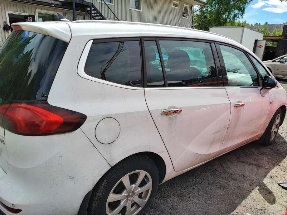 Opel Zafira Tourer 2012-2018 , Motorkode: A20DT, Girkassekode: 