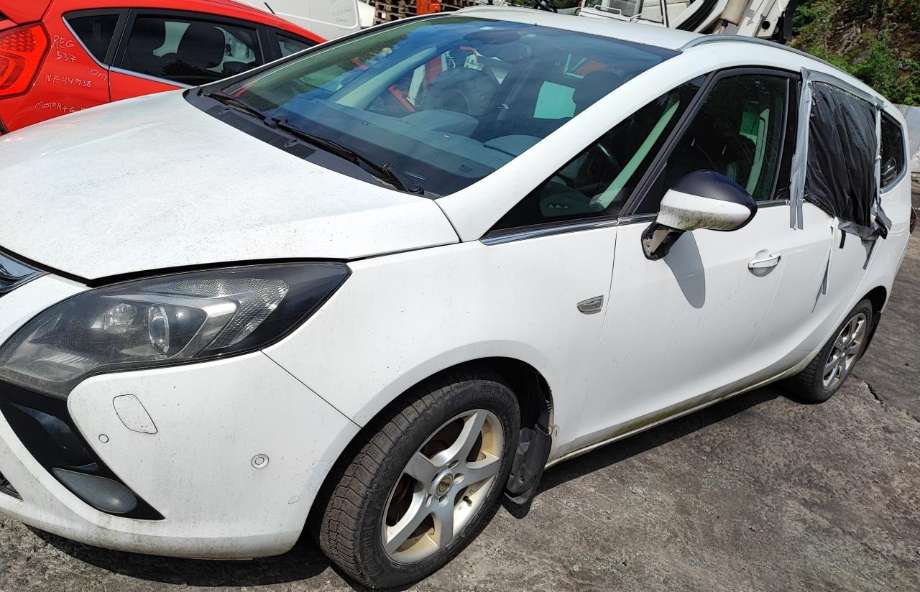 Opel Zafira Tourer 2012-2018 , Motorkode: A20DT, Girkassekode: 