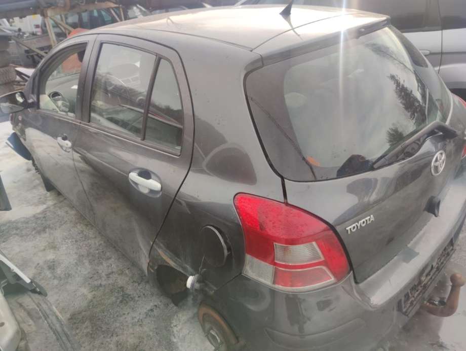 Toyota Yaris 2009-2011 (Type II, Fase 2) , Motorkode: 1NR-FE, Girkassekode: 