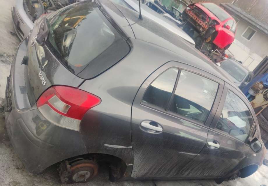 Toyota Yaris 2009-2011 (Type II, Fase 2) , Motorkode: 1NR-FE, Girkassekode: 