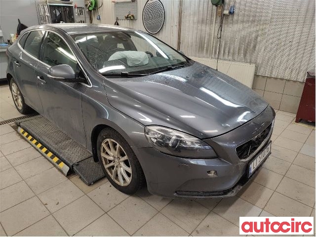 Volvo V40 2012-2019 , Motorkode: D4162T, Girkassekode: 