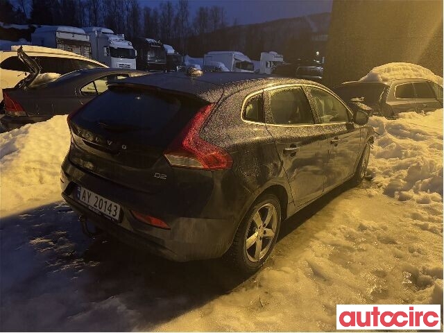 Volvo V40 2012-2019 , Motorkode: D4162T, Girkassekode: 
