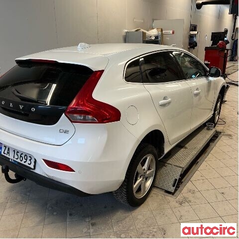 Volvo V40 2012-2019 , Motorkode: D4162T, Girkassekode: