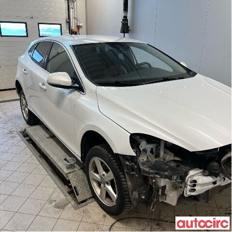 Volvo V40 2012-2019 , Motorkode: D4162T, Girkassekode: