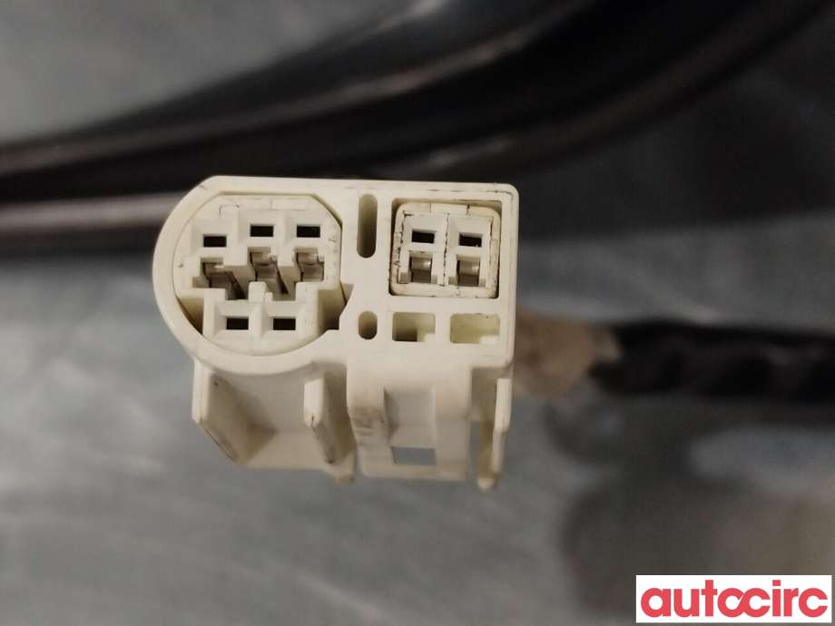Speil venstre til Toyota Urban Cruiser 2009-2014 (TOYOTA|8794052B10|)