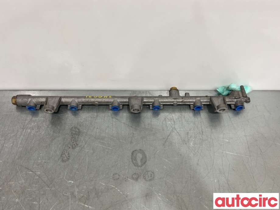 Dyseskinne (fuelrail) til Lexus IS, 1999-2005 (Type I) (XE10) (XE10) (LEXUS|2381470050)