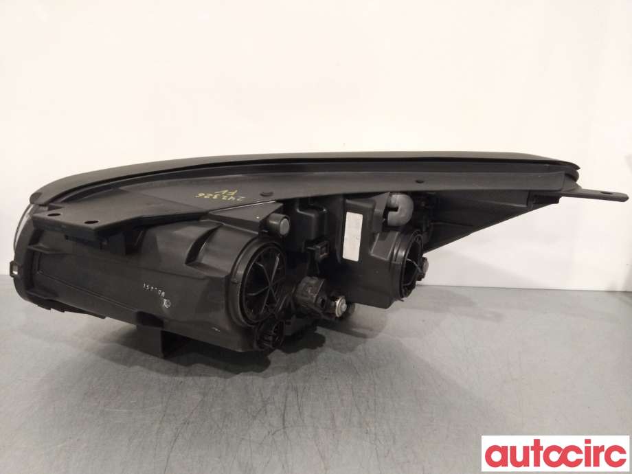 Frontlykt høyre halogen til Kia Soul 2014-2019 (Type II)  (KIA|92101E40101D)