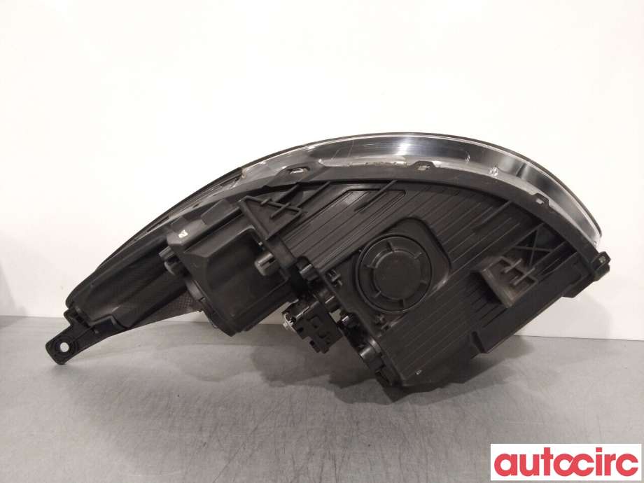 Frontlykt høyre halogen til Kia Soul 2014-2019 (Type II)  (KIA|92101E40101D)