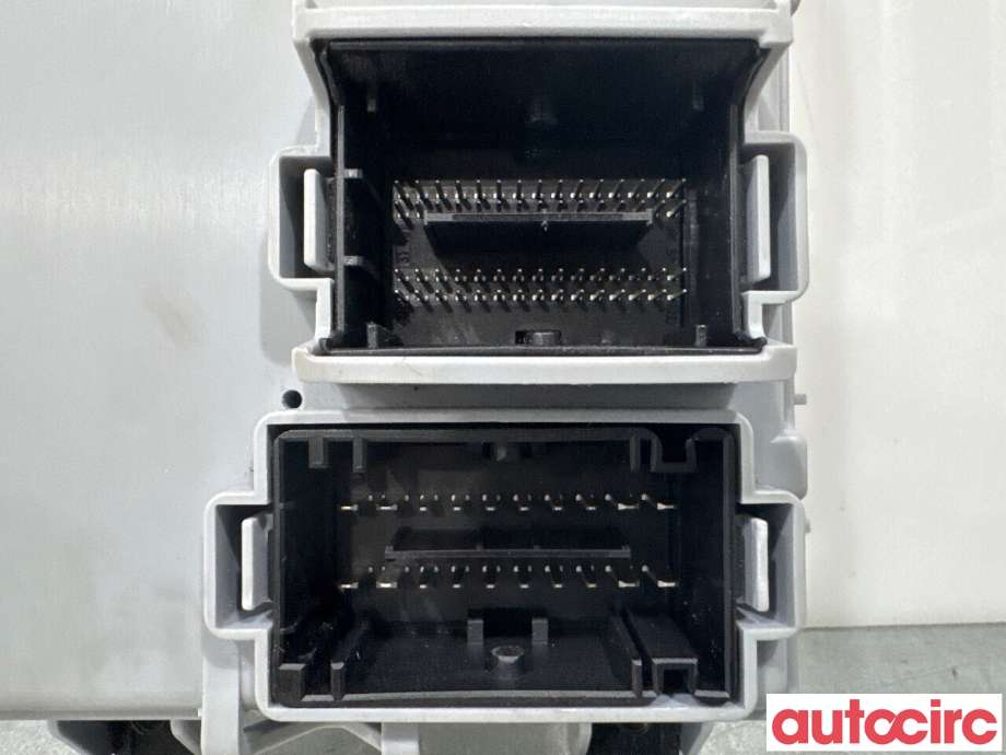 Sikringsboks til Opel Combo D 2012-2018  (OPEL|95524768||00520263630)