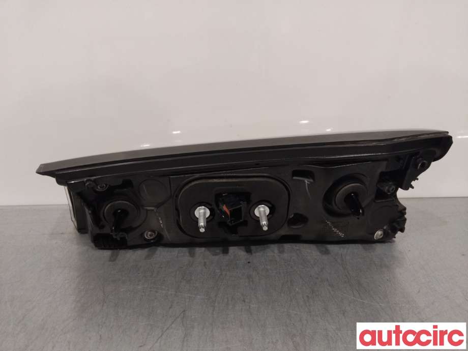 Baklykt venstre indre til Peugeot 2008 2019-->> (Type II)  (PEUGEOT|9825957580)