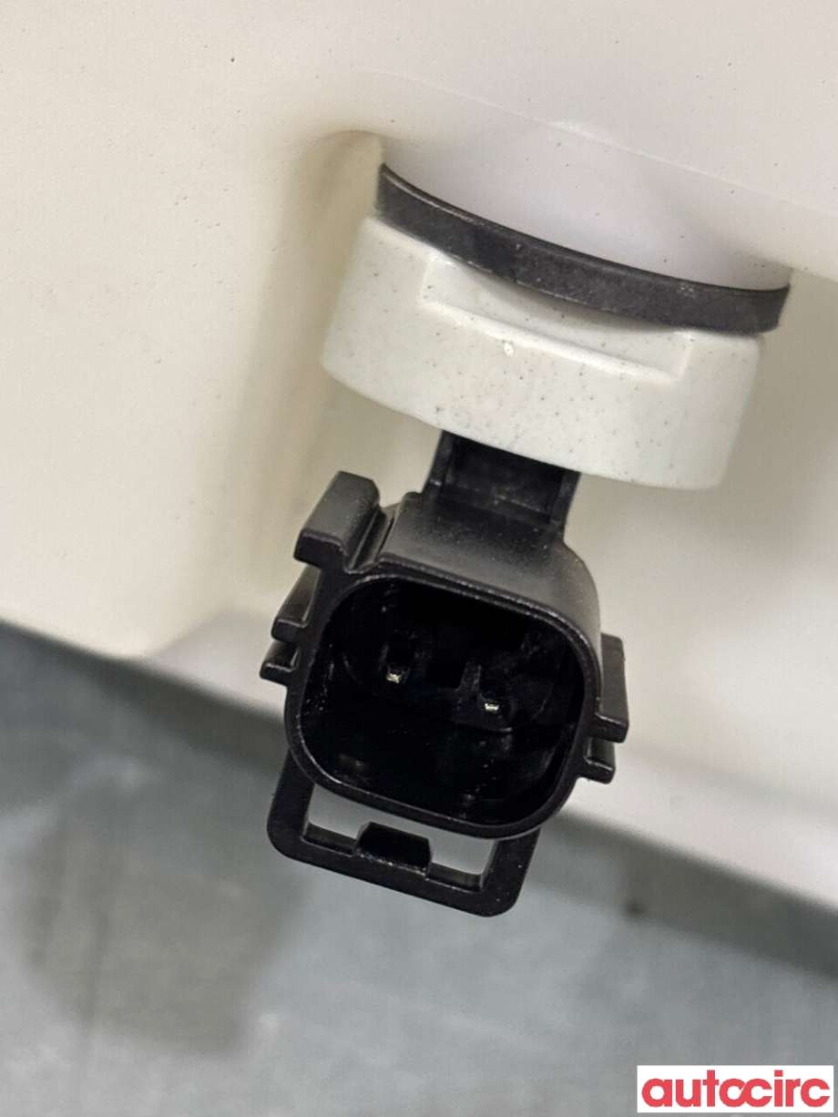 Spylertank til Ford Kuga 2019-->> (Type III)  (FORD|2566823|LV4B-13K175-AN)