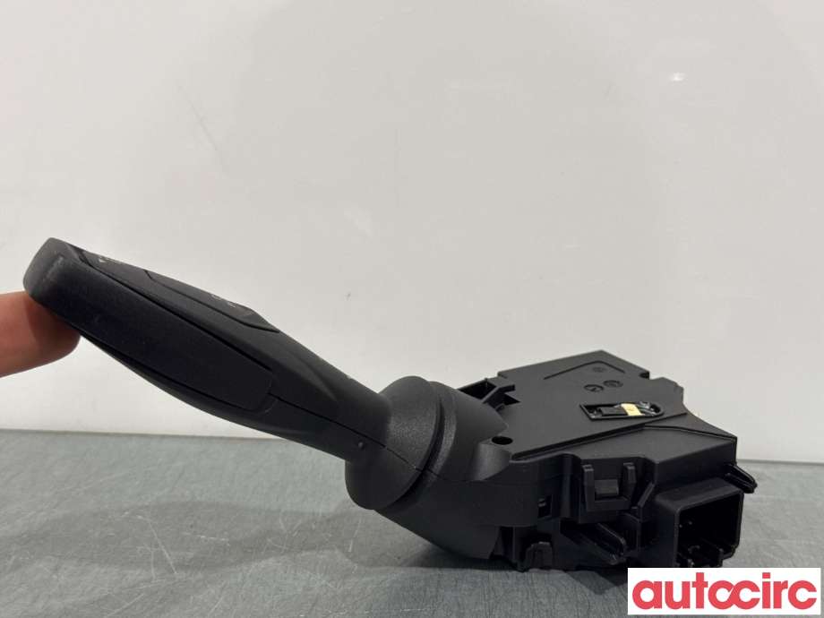 Bryter blink til Ford Fiesta 2008-2012 (Type VI, Fase 1)  (FORD|1686675||8A6T-13335-CC)