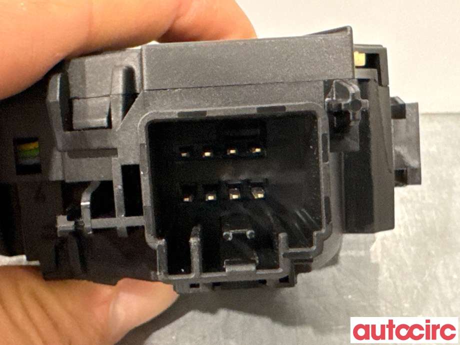 Bryter blink til Ford Fiesta 2008-2012 (Type VI, Fase 1)  (FORD|1686675||8A6T-13335-CC)