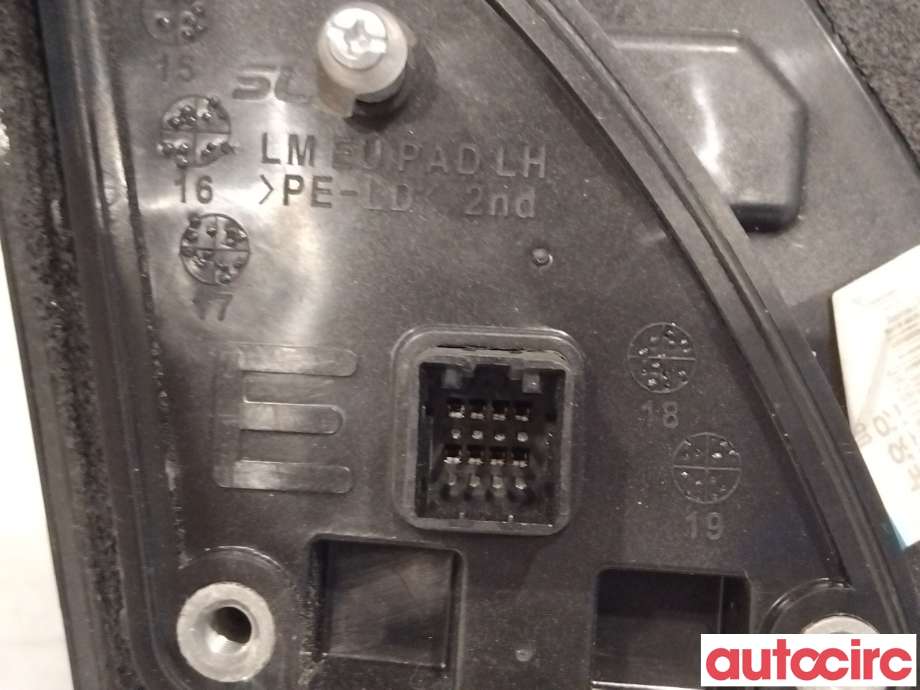 Speil venstre til Hyundai Ix35 2010-2015  (HYUNDAI|876102Y070)