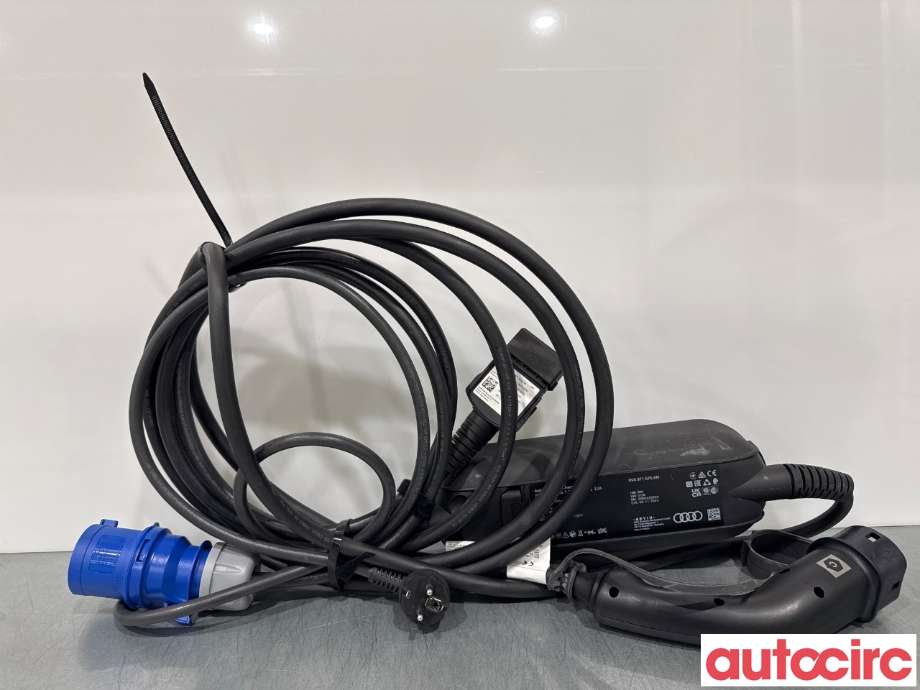 Batterilader kabel til Audi Q4 e-tron 2021-->>  (AUDI|V04017001DF||8V4998639Q)