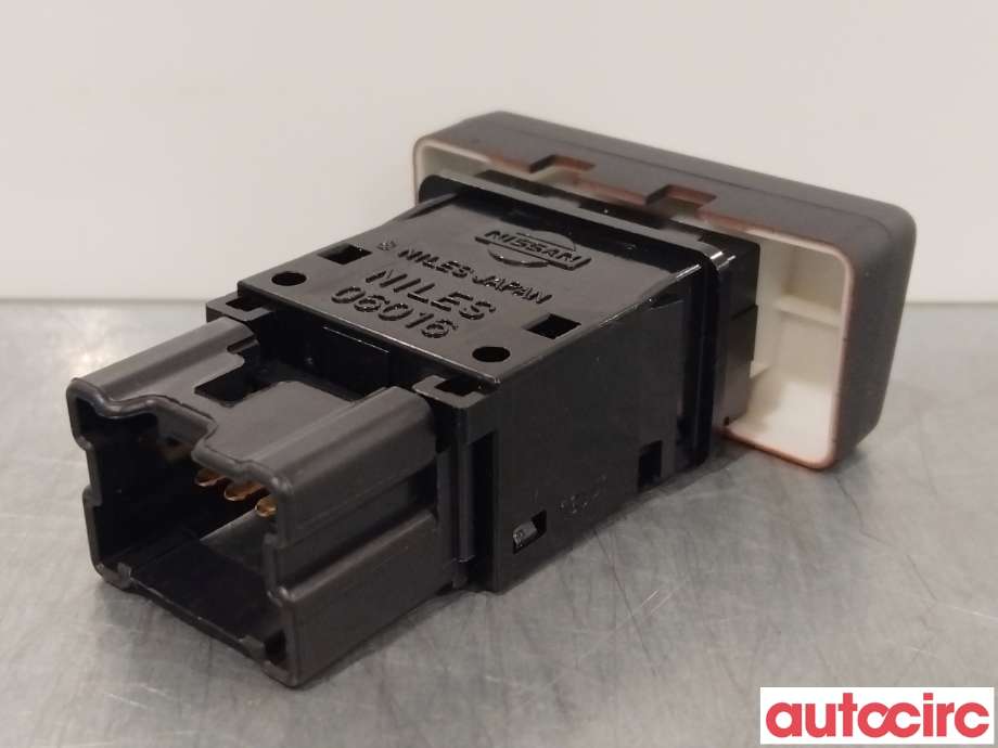Bryter nødblink til Nissan X-Trail 2007-2014 (T31) (T31) (NISSAN|25290JG000|)